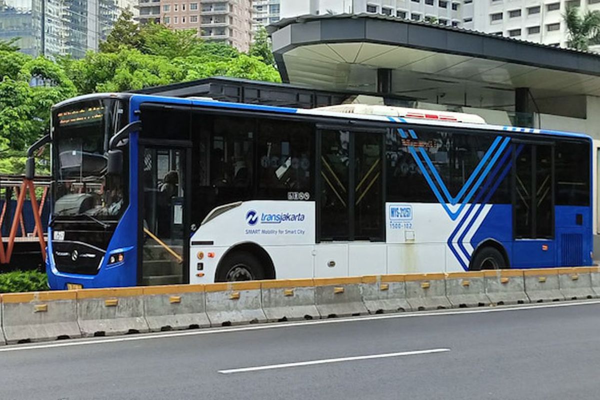 Layanan Transjakarta dan MRT Berpotensi Diserbu Penumpang